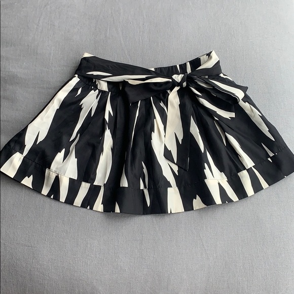 Dresses & Skirts - Skirt